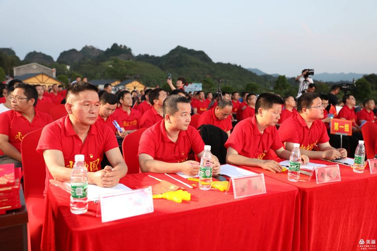 伍市鎮(zhèn)慶祝建黨100周年演講決賽暨百年頌歌獻(xiàn)給黨大型文藝晚會(huì)在長(zhǎng)壽鎮(zhèn)紅軍營(yíng)舉行